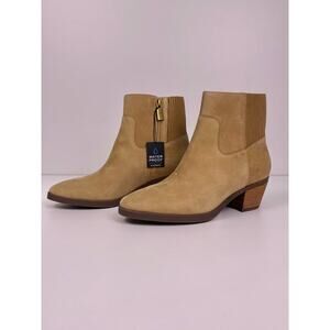 NWB Vionic Shantelle Waterproof Tan Nubuck Heel Booties Size 7